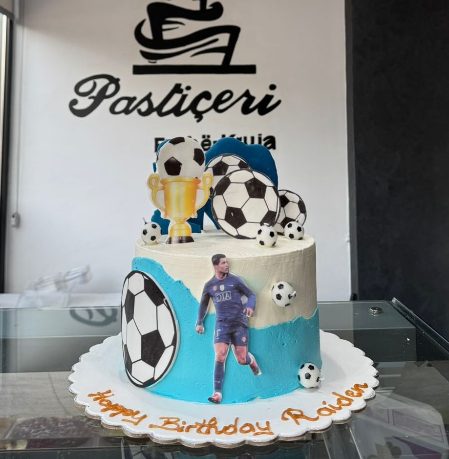 Delicious cakes and pastries from Pasticeri Fushë Kruja | Ëmbëlsira dhe torta_tE shijshme nga Pasticeri Fushë Kruja