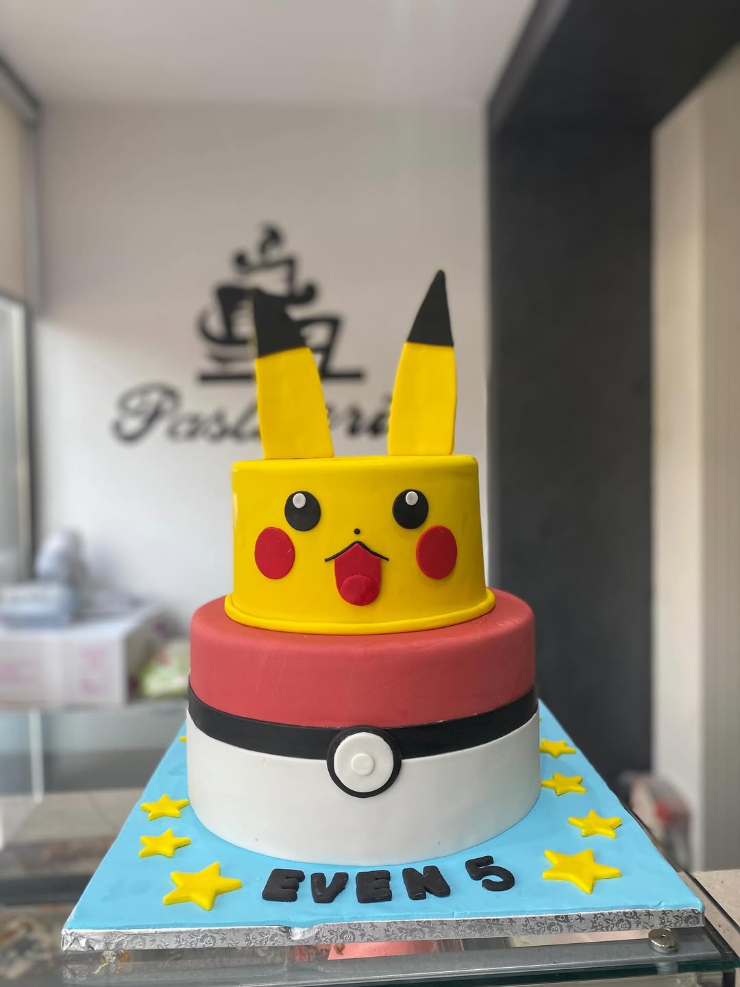 Delicious cakes and pastries from Pasticeri Fushë Kruja | Ëmbëlsira dhe torta_tE shijshme nga Pasticeri Fushë Kruja